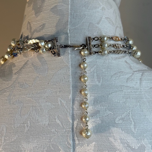 Vtg Japan Crystal and Faux Pearl Silvertone Triple Strand Necklace - Picture 4 of 16